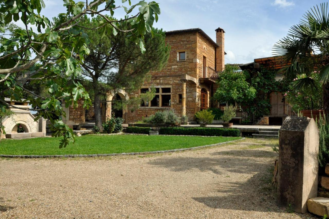 Hotel Domaine De La Ruisseliere Lacenas Exterior foto