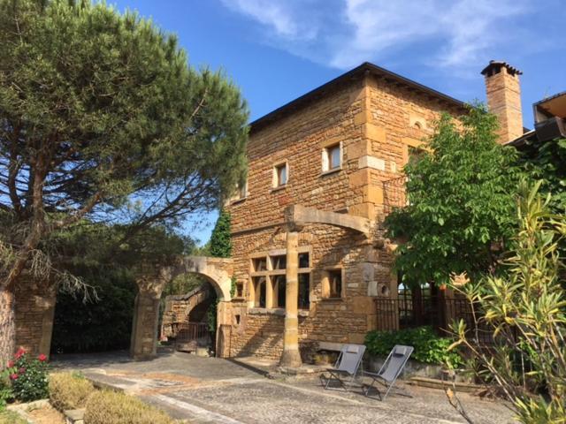 Hotel Domaine De La Ruisseliere Lacenas Exterior foto