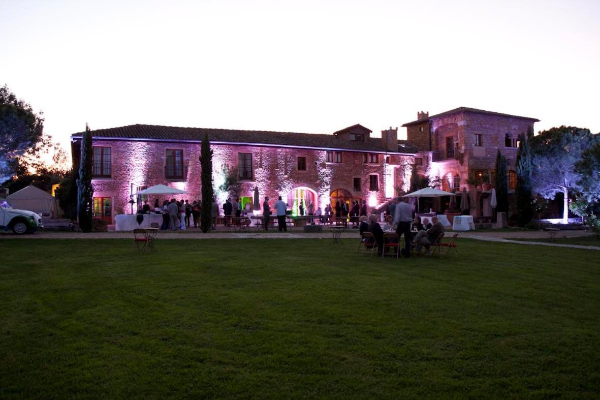 Hotel Domaine De La Ruisseliere Lacenas Exterior foto